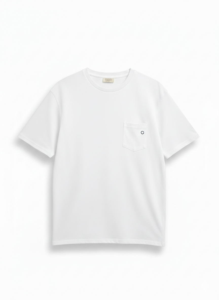 Pantalón azul clásico polera blanca manga corta